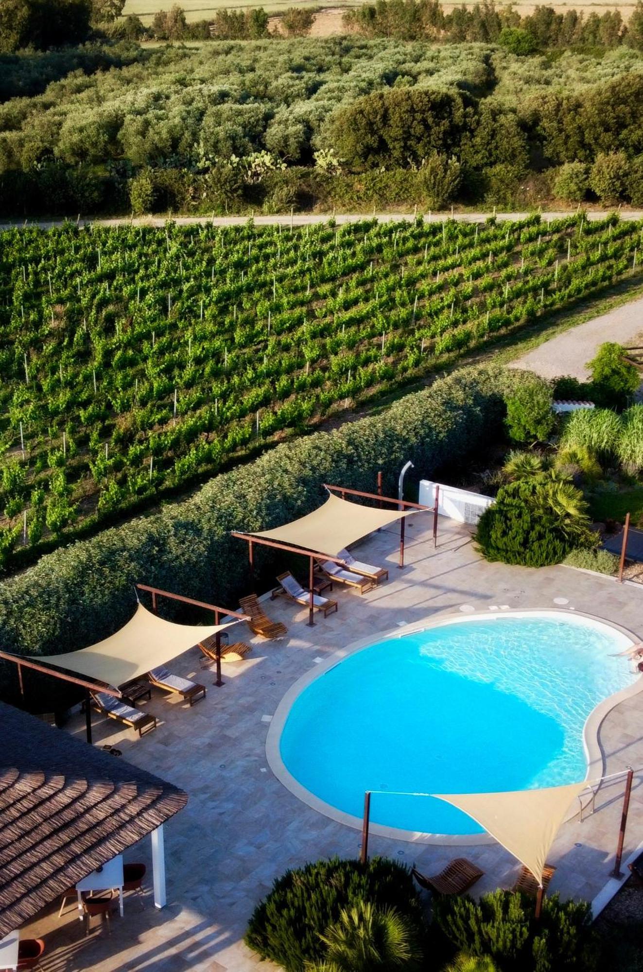Is Cheas Wine Farm Boutique Hotel San Vero Milis Exterior foto